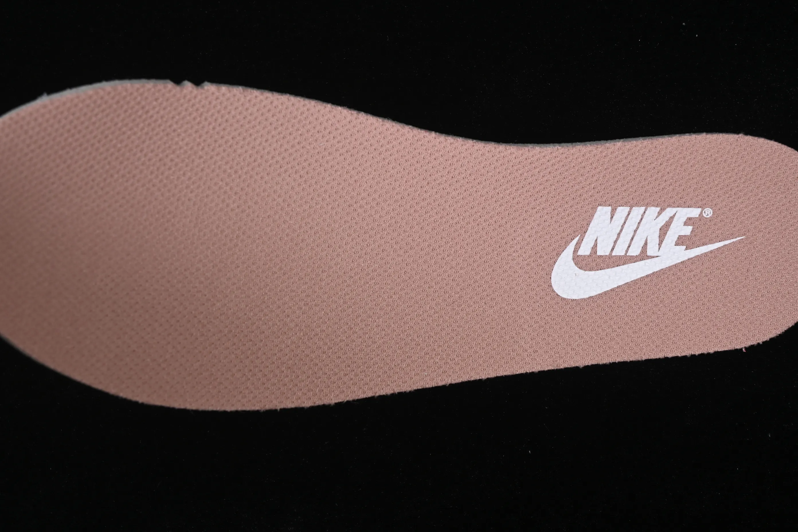 All categories Nk SB Dunk series Nk SB Dunk Low low-top sneakers Nike SB Dunk Low Year of the Horse pink and white low-top casual sneakers IB4417-102